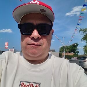 Meet your Posher, Carlos